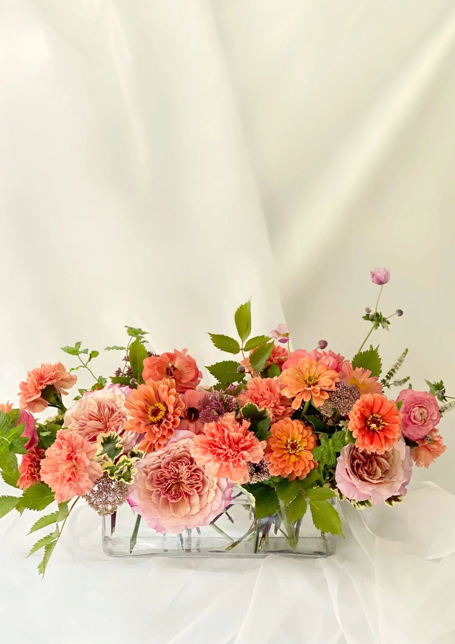 Centerpiece available in different color schemes